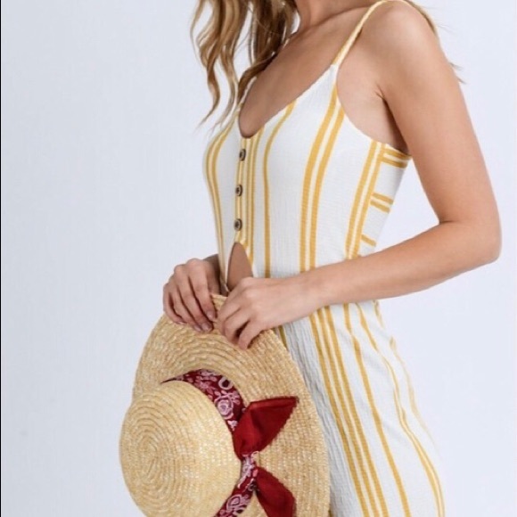 Yellow jumpsuit - Picture 2 of 4